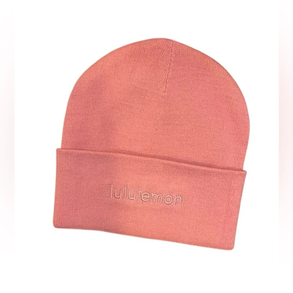 NWT Lululemon warm revelation beanie